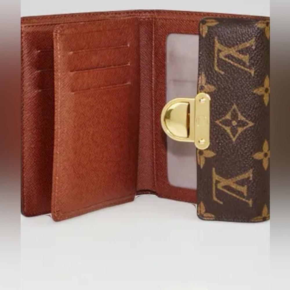L0UIS VUITTON Monogram Canvas Koala Wallet
